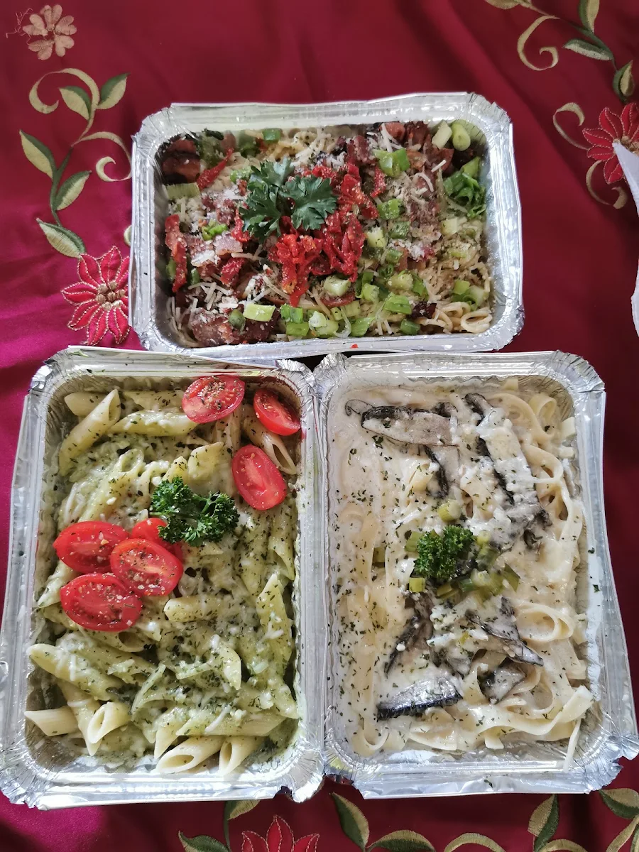 Alfredo Pasta Carbonara Pesto