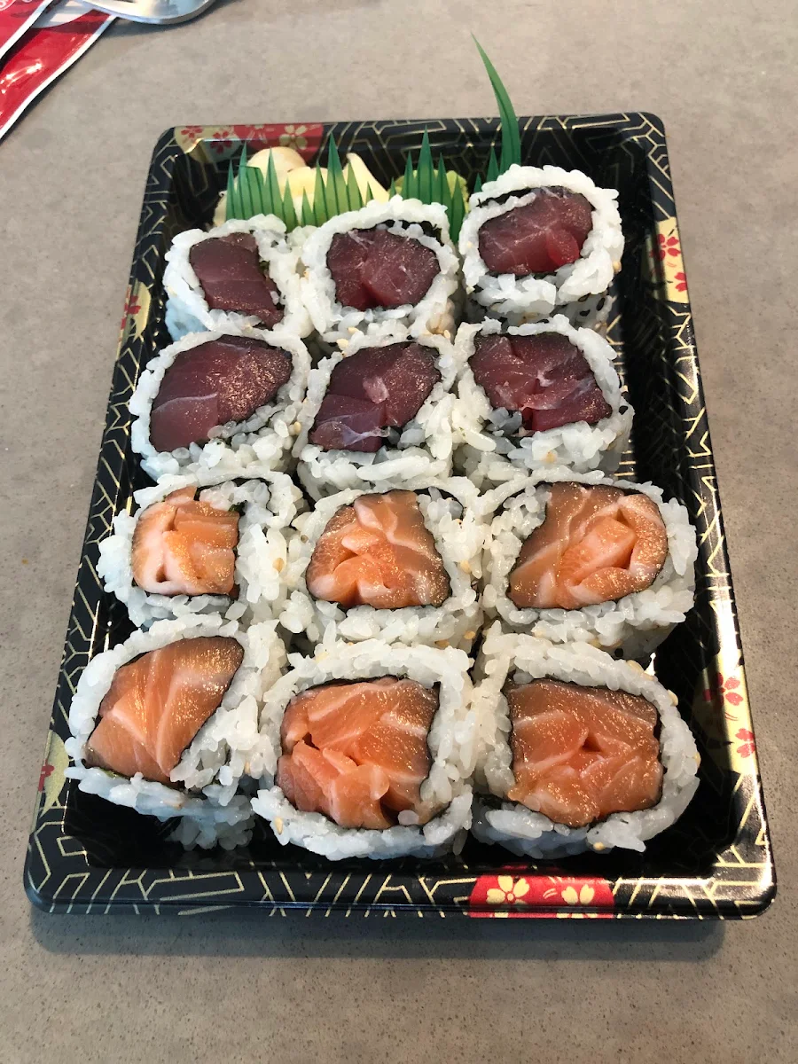 Salmon Maki and Tuna Maki
