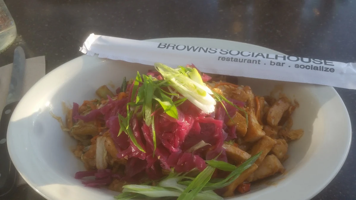 Tiki Tuna Poké Bowl