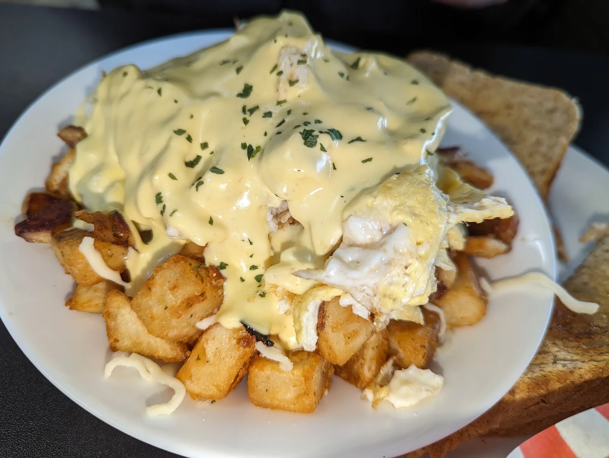 Breakfast Poutine