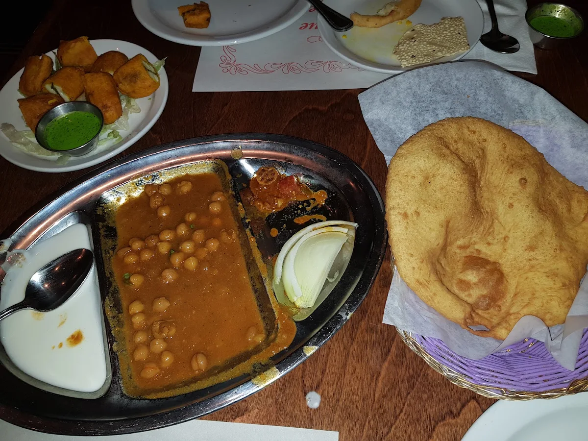 Chola Bhatura