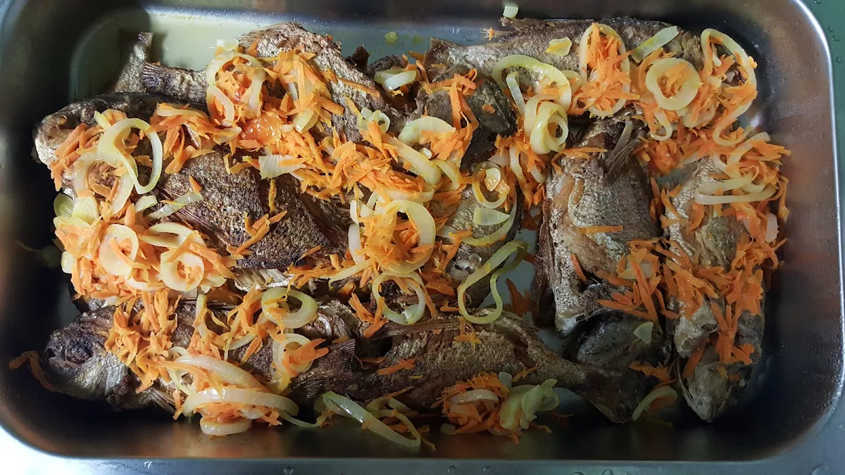Brown Stew Fish, Di Reggae Cafe