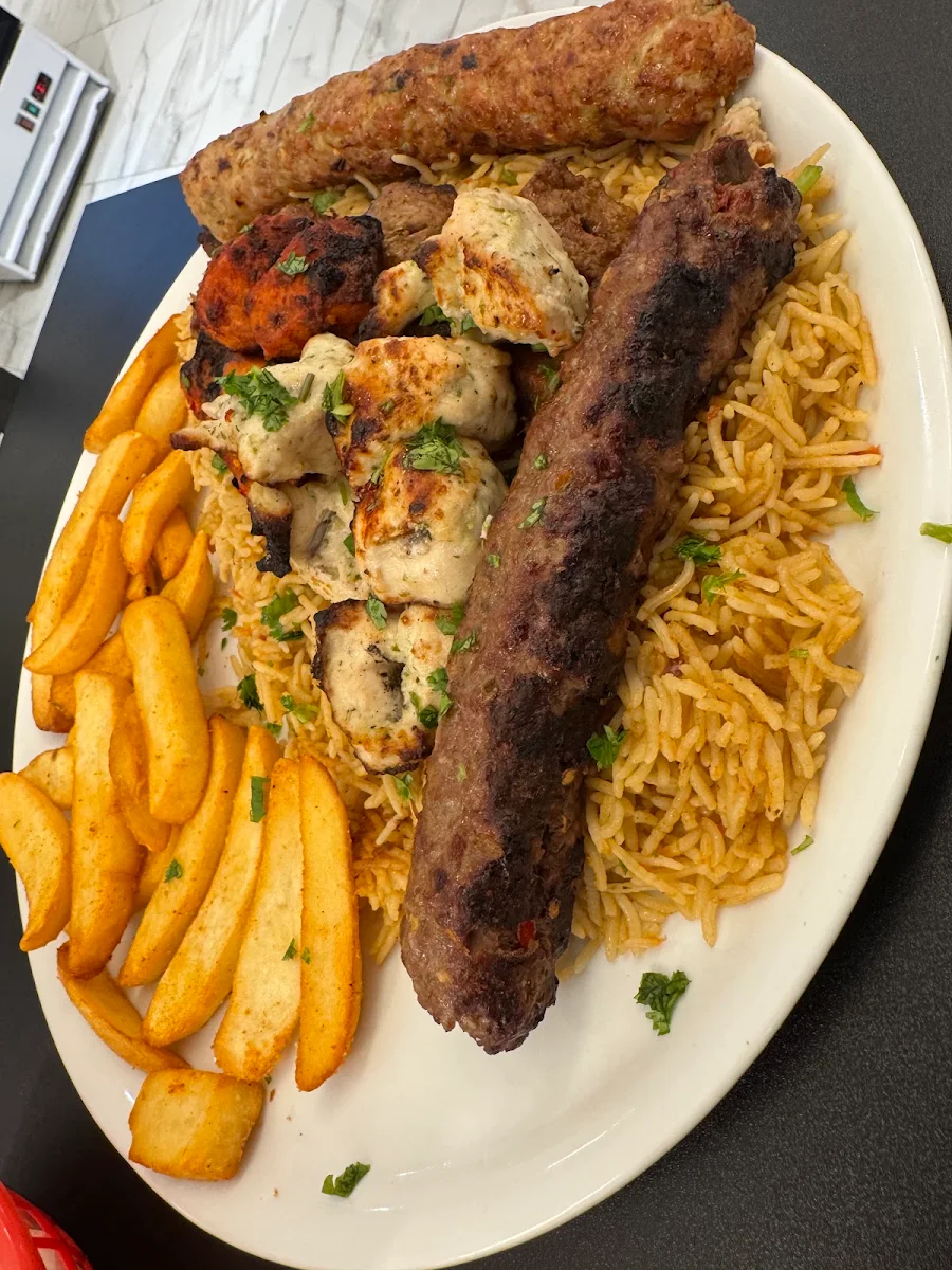 Assiette Kabab Au Poulet Chicken Kebab Plate