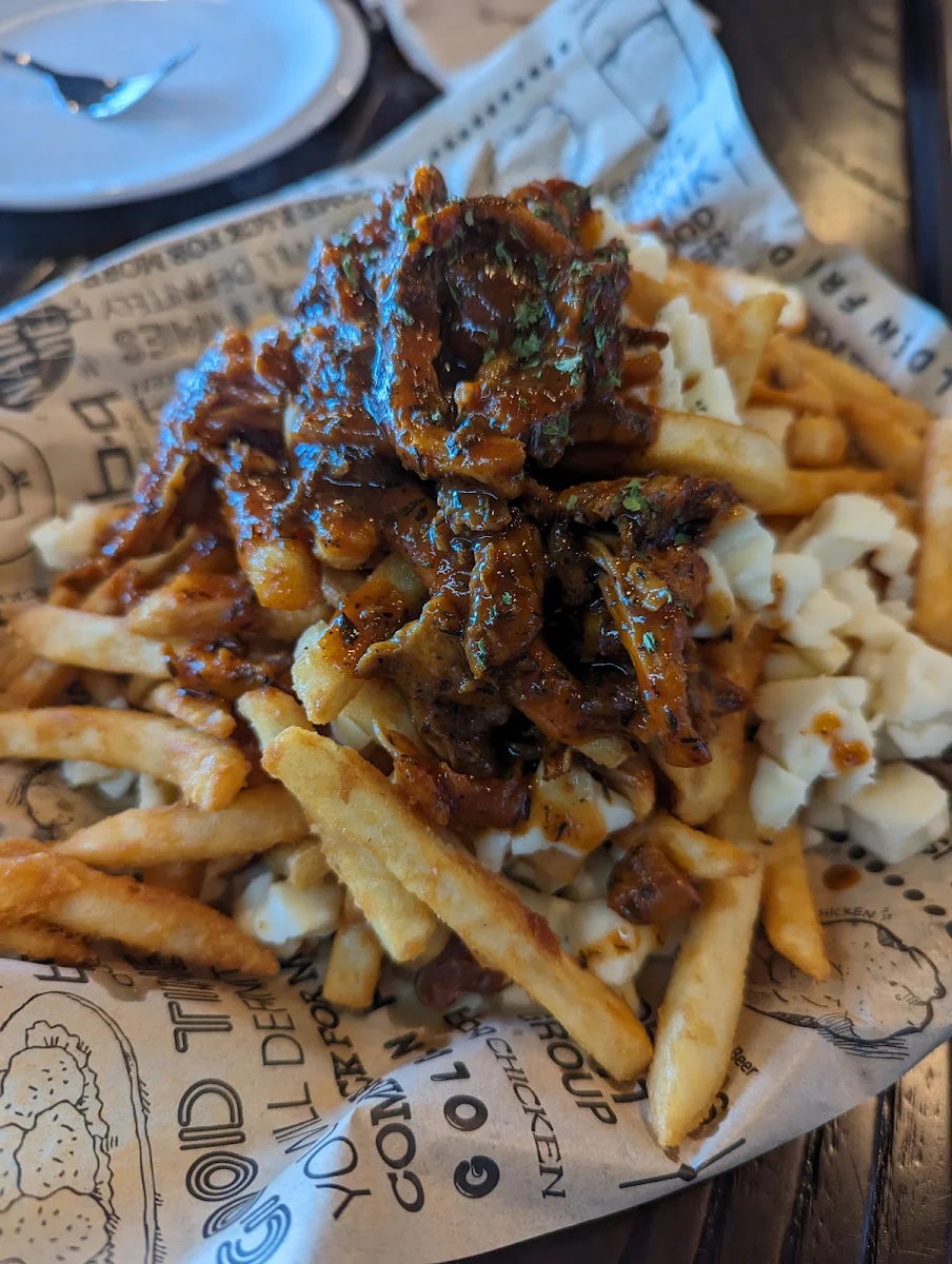 Pulled Chicken Poutine