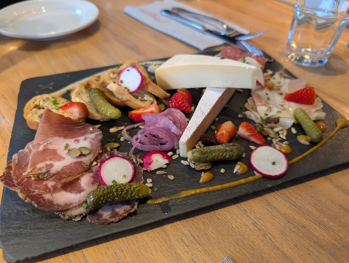 Planche Charcuteries Et Fromages