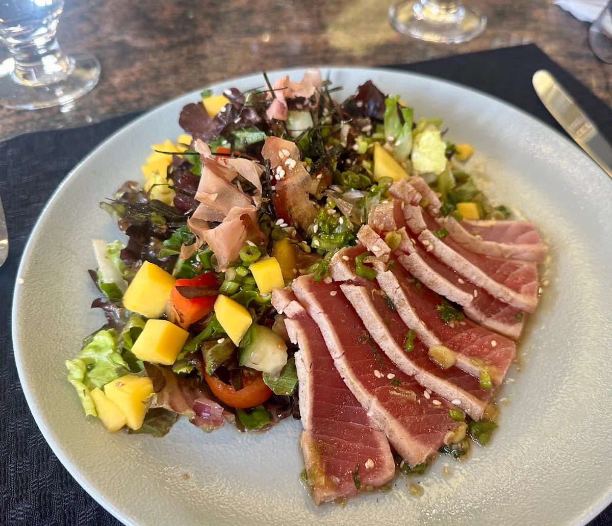Tuna Tataki Salad with Ginger