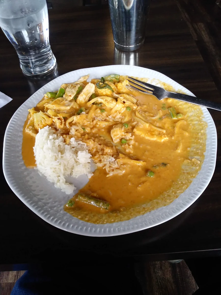 Golden Curry Chicken
