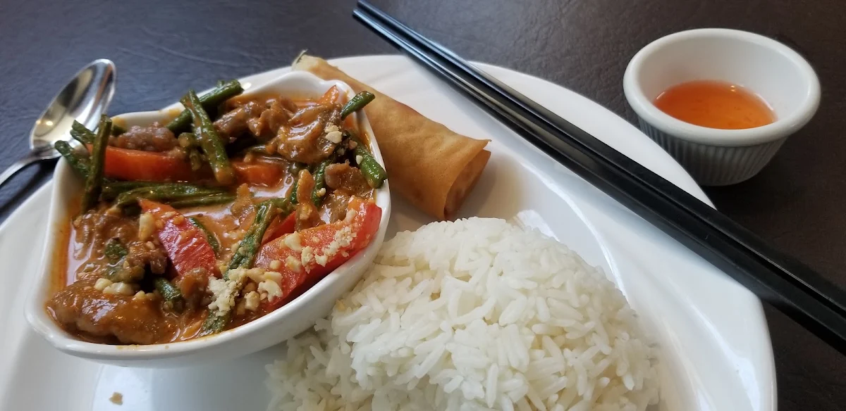 Cashew Chicken with Spring Roll