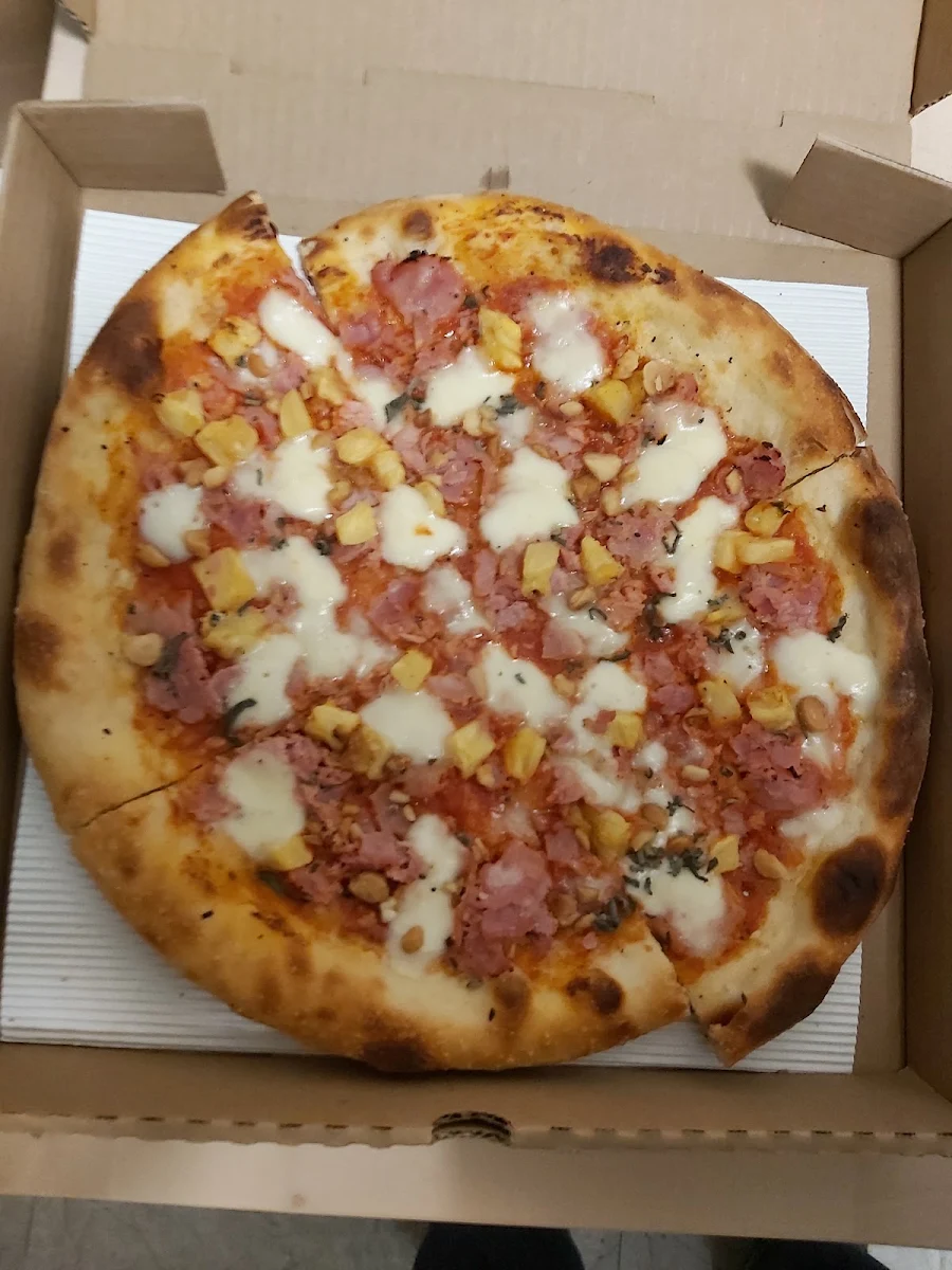 Hawaiian Pizza with Macadamia Nuts