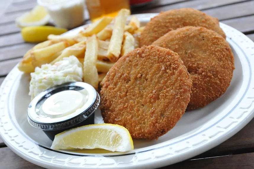 Crab Cakes & Chips