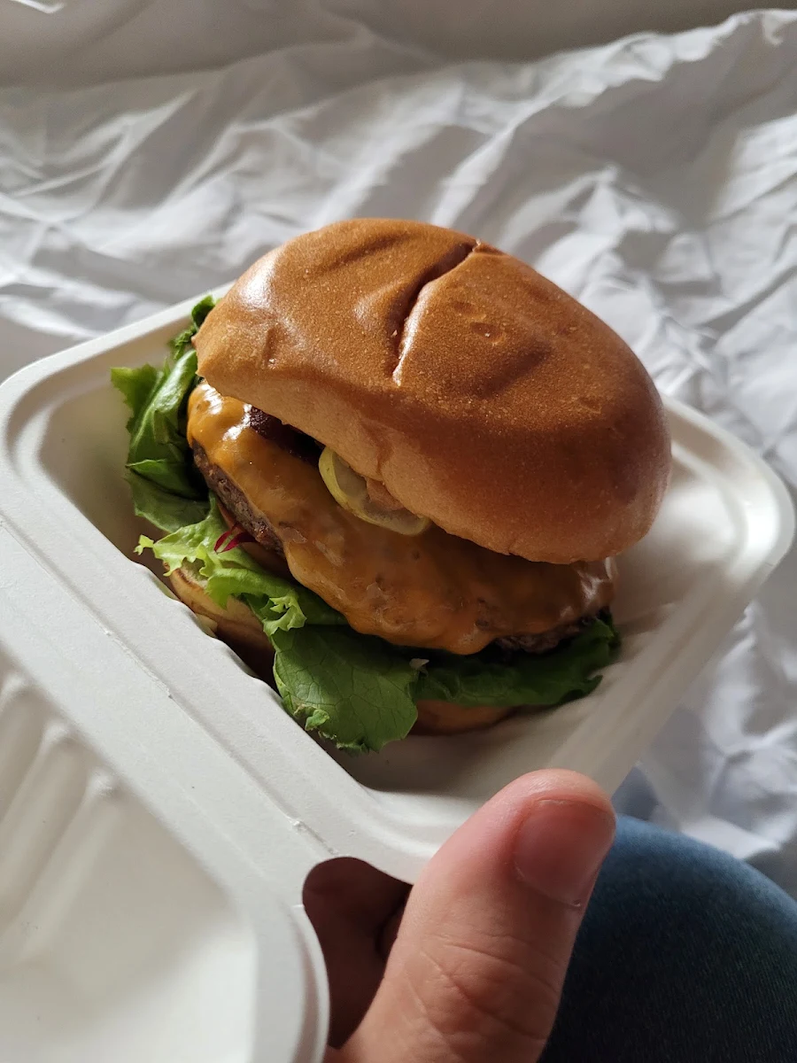 Maple Peppercorn Bacon Cheeseburger