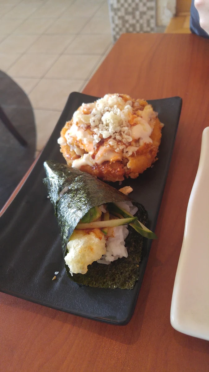 Sushi Pizza and Hand Roll