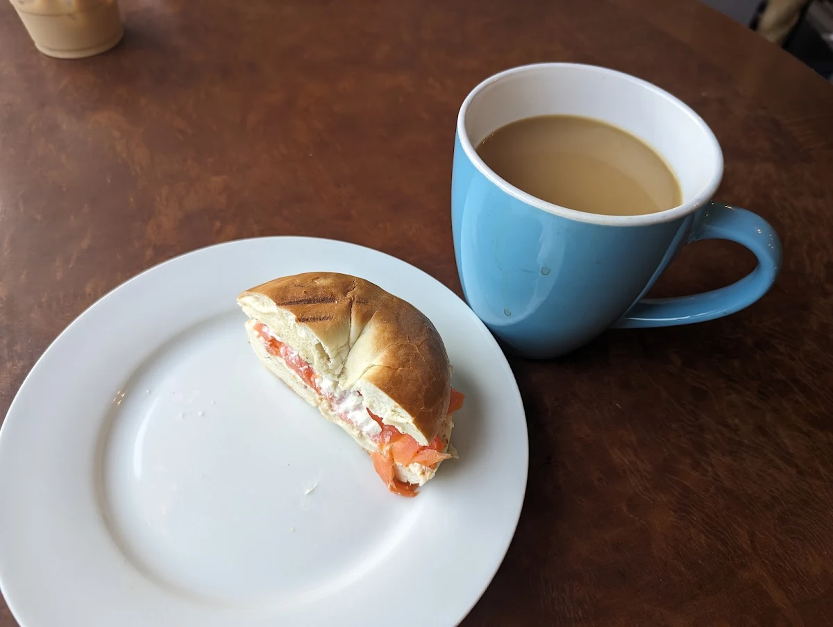 Bagel with Salmon and Cream