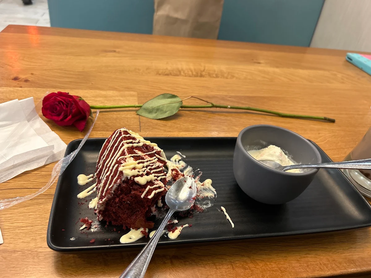 Sticky Toffee Butter Cake w Ice Cream
