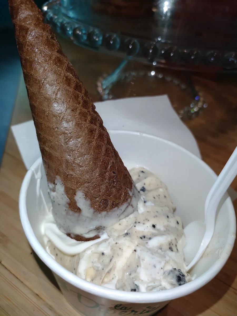 Vanilla Dipped in Oreo Cookie and Cream Cheese