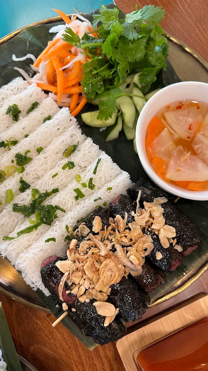 Platter For The Table - Khai Vị Chạo Tôm Bò Cuốn Lá Lốt