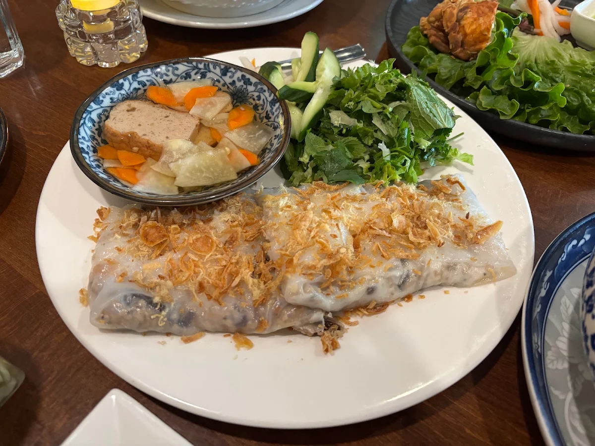 Specialty an Khang Steamed Rice Rolls