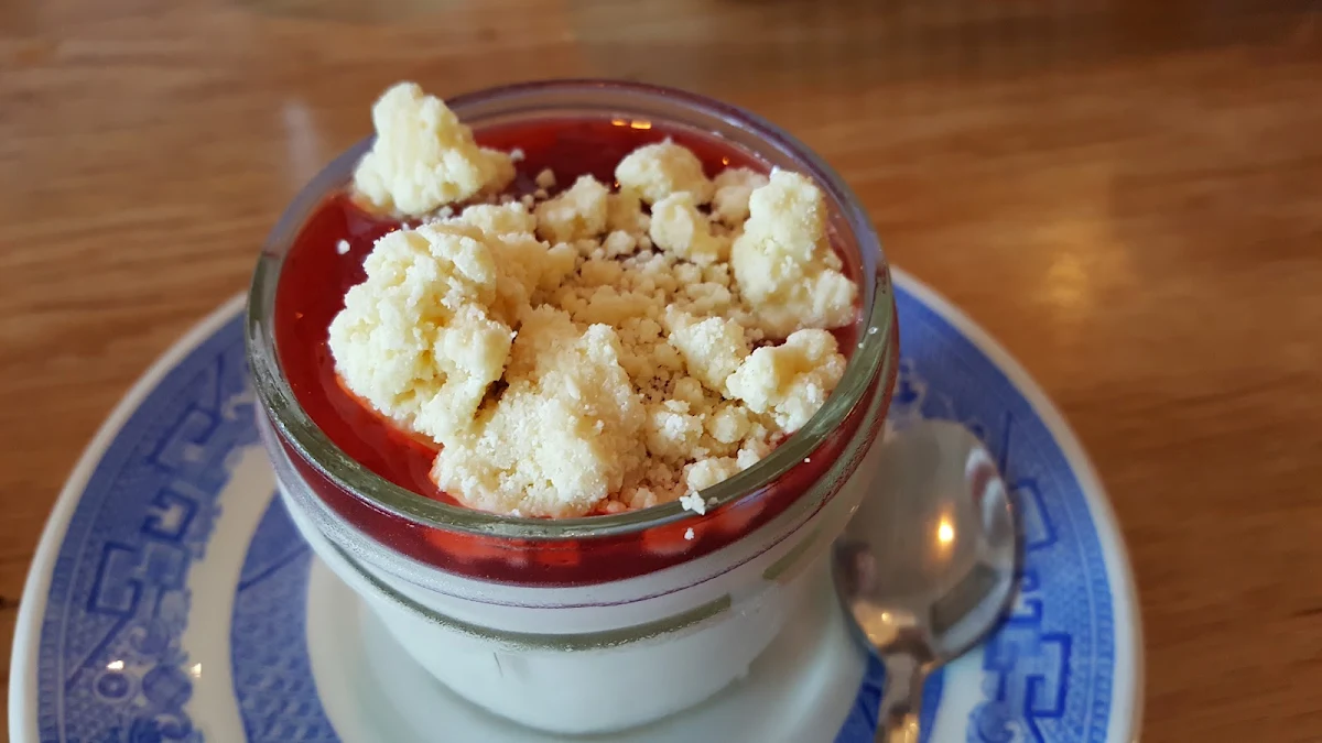 Strawberry Cream Crumble Dessert
