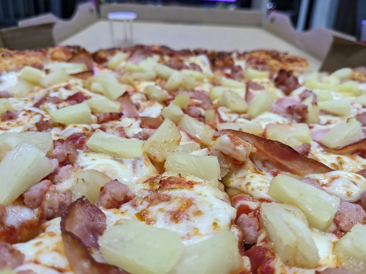 Tropical Hawaiian Pizza