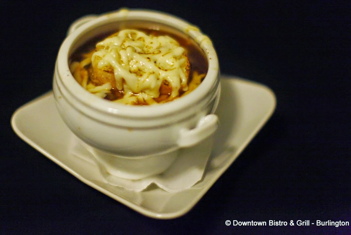 Traditional French Onion Soup Gratinee