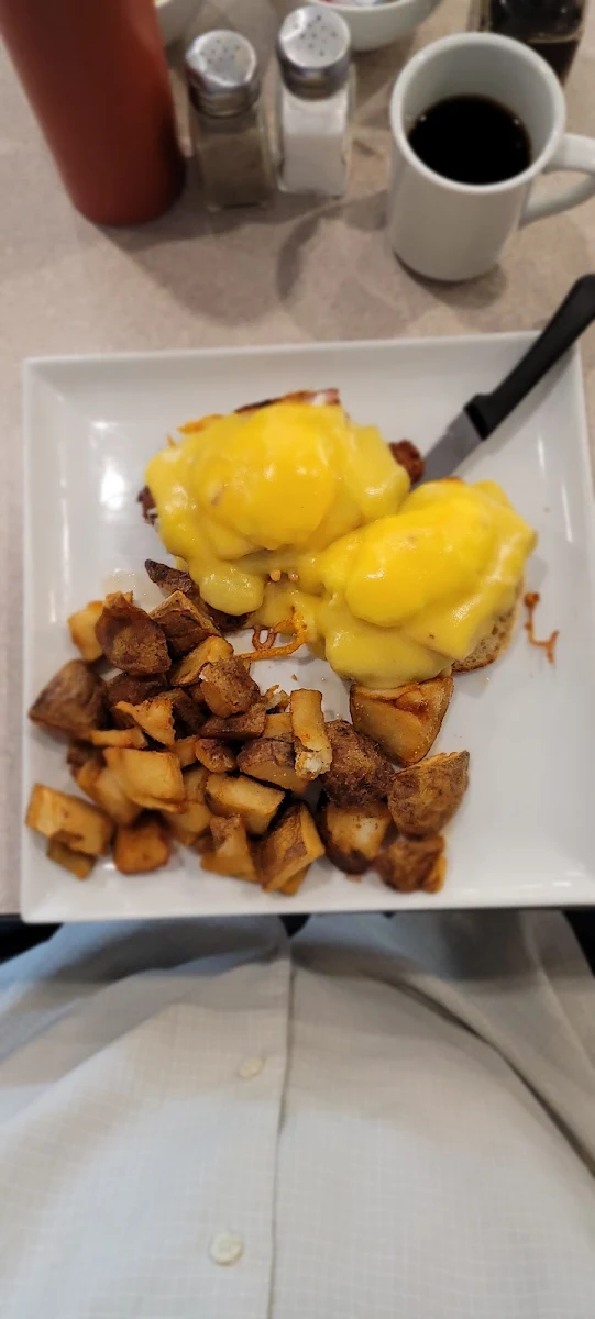 Eggs Benedict Peamale