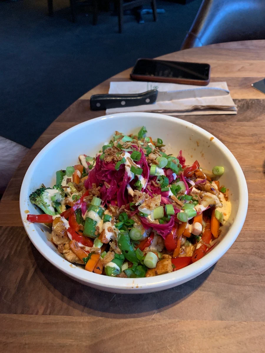 Tiki Tuna Poké Bowl