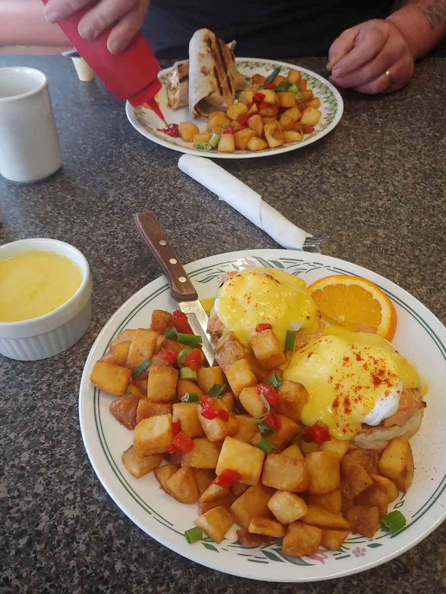 Salmon Benedict