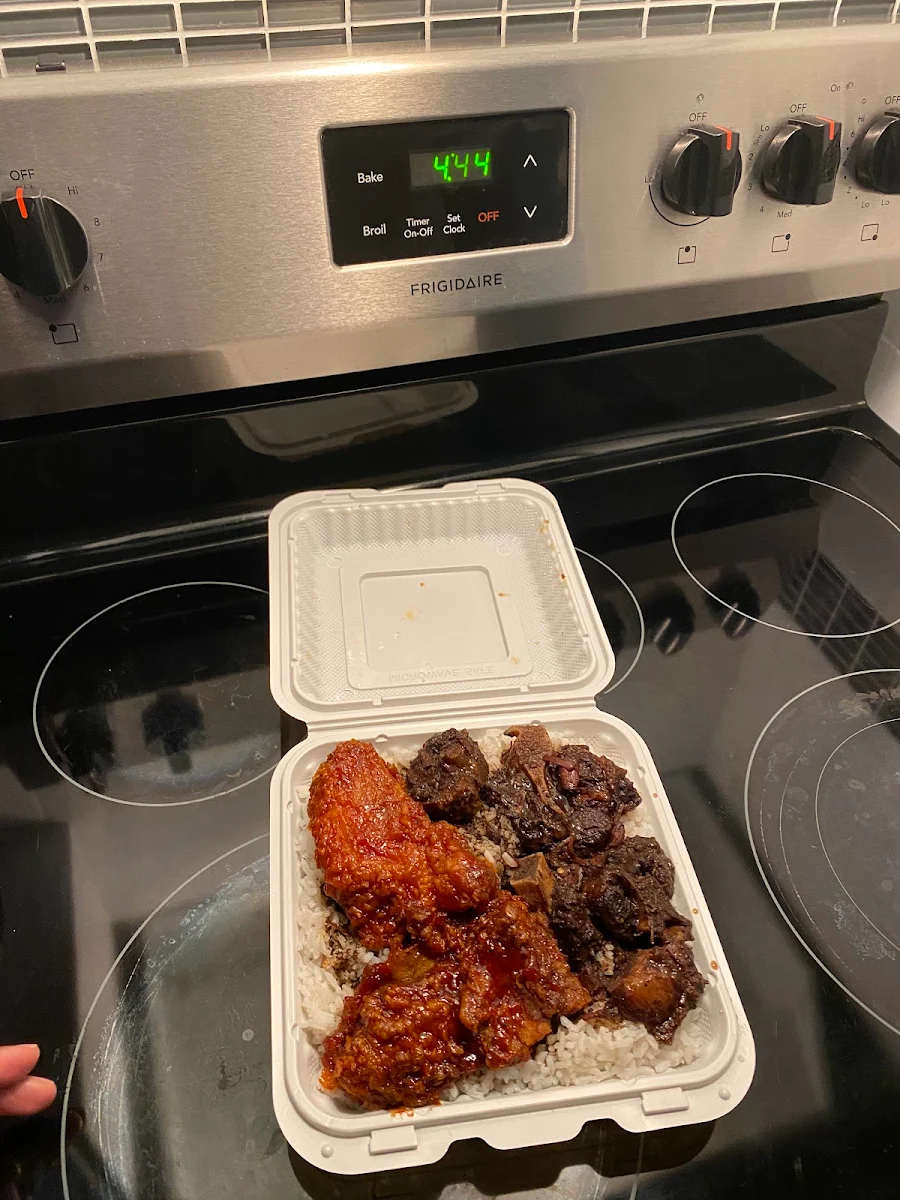 Barbeque Fried Chicken Oxtail and-White Rice