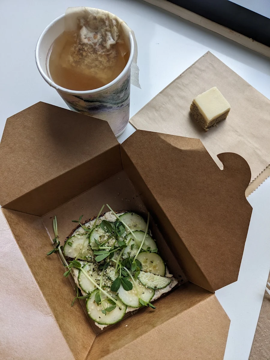 Fresh Toast with Lemon Poppy Seed Square