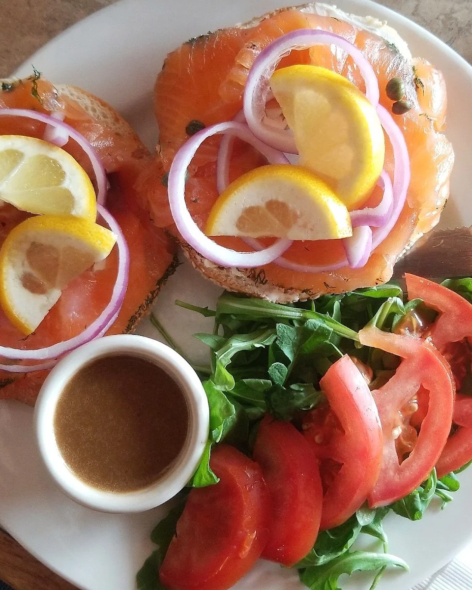 Gravlax de Saumon Et Salade Du Jour