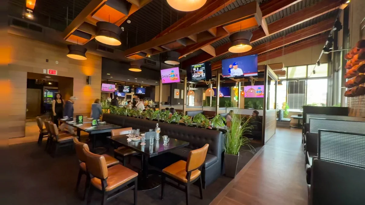 Vibe, Par4 Kitchen & Bar | Surrey Sports Bar & Restaurant
