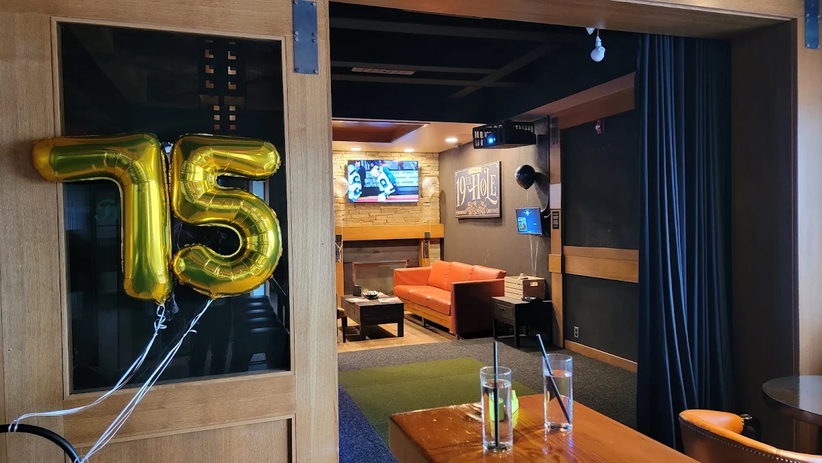 Vibe, Par4 Kitchen & Bar | Surrey Sports Bar & Restaurant