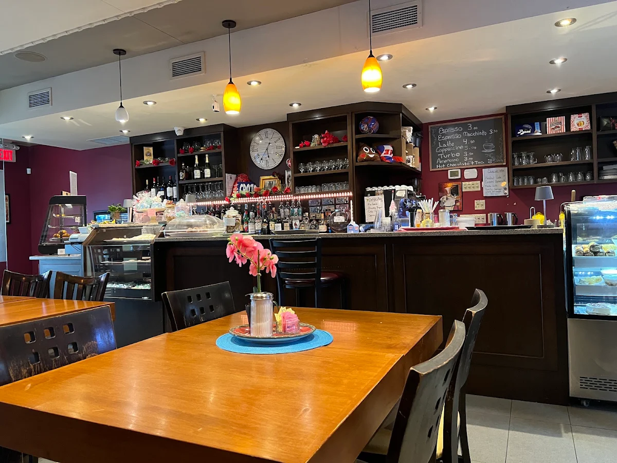 Vibe, Gina's Cafe windsor