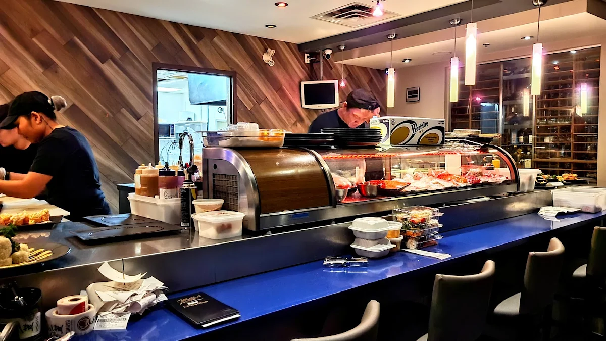 Vibe, Mikasa Sushi Bar