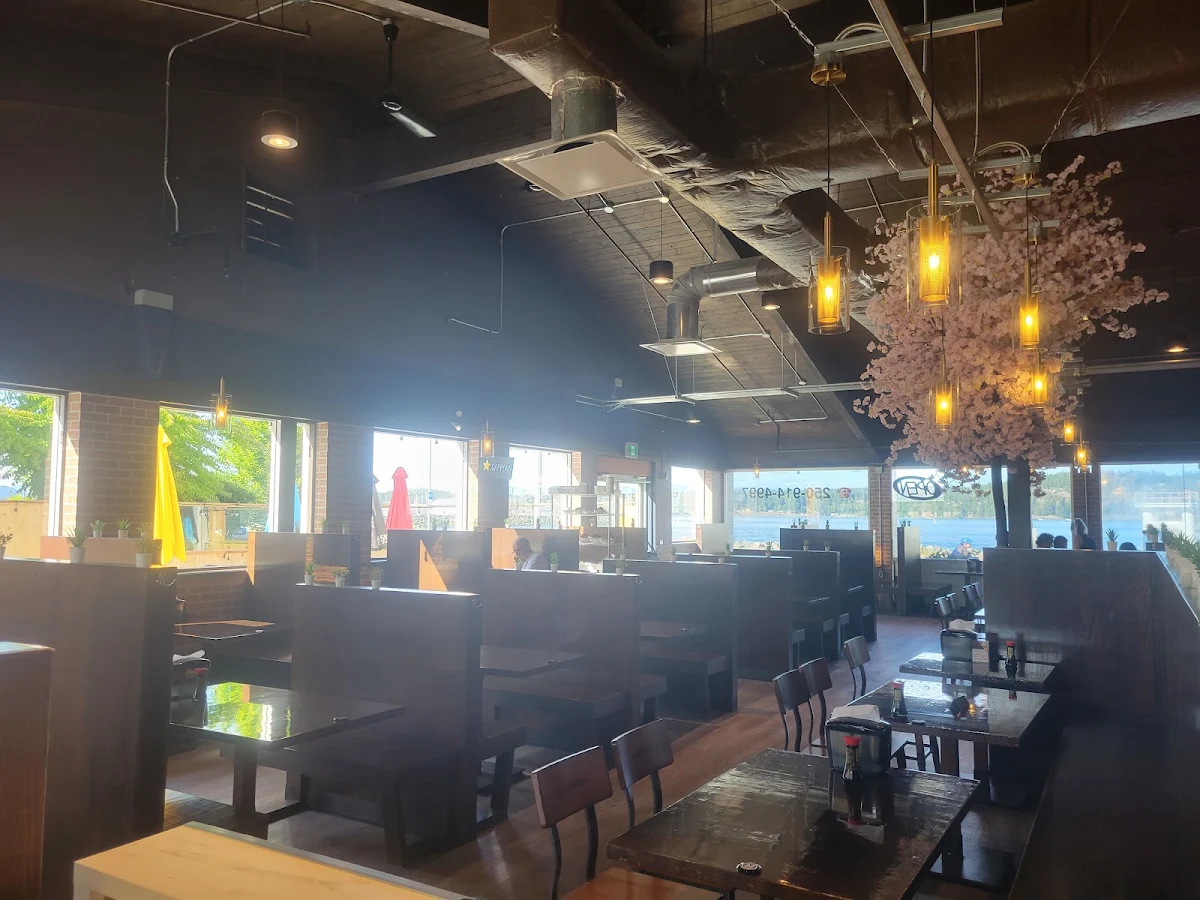 Vibe, Miki's Breakfast & Sushi