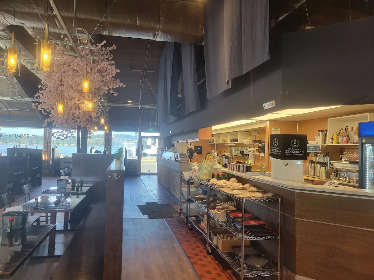 Vibe, Miki's Breakfast & Sushi