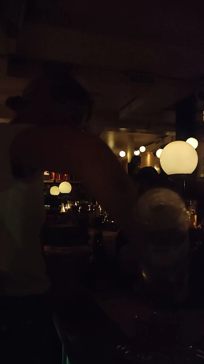 Vibe, Bar Henrietta