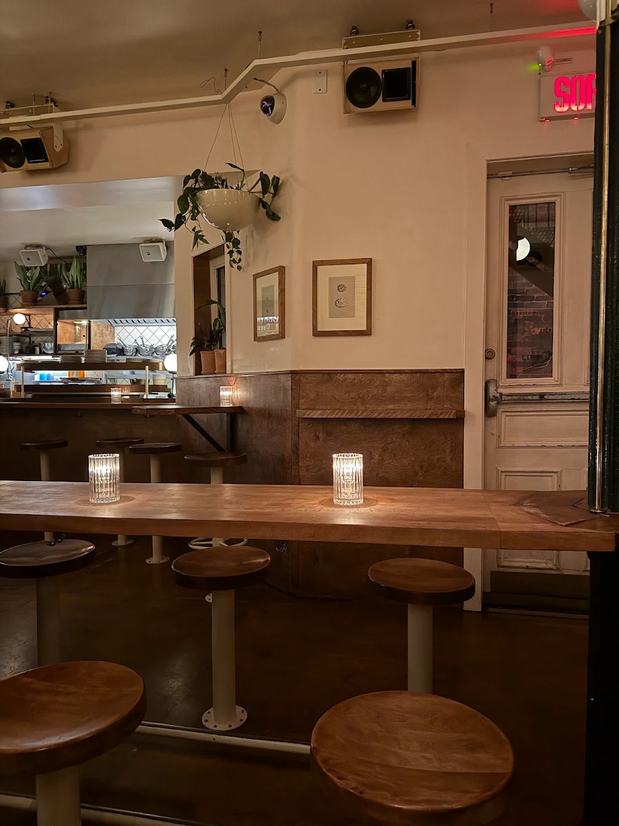 Vibe, Bar Henrietta