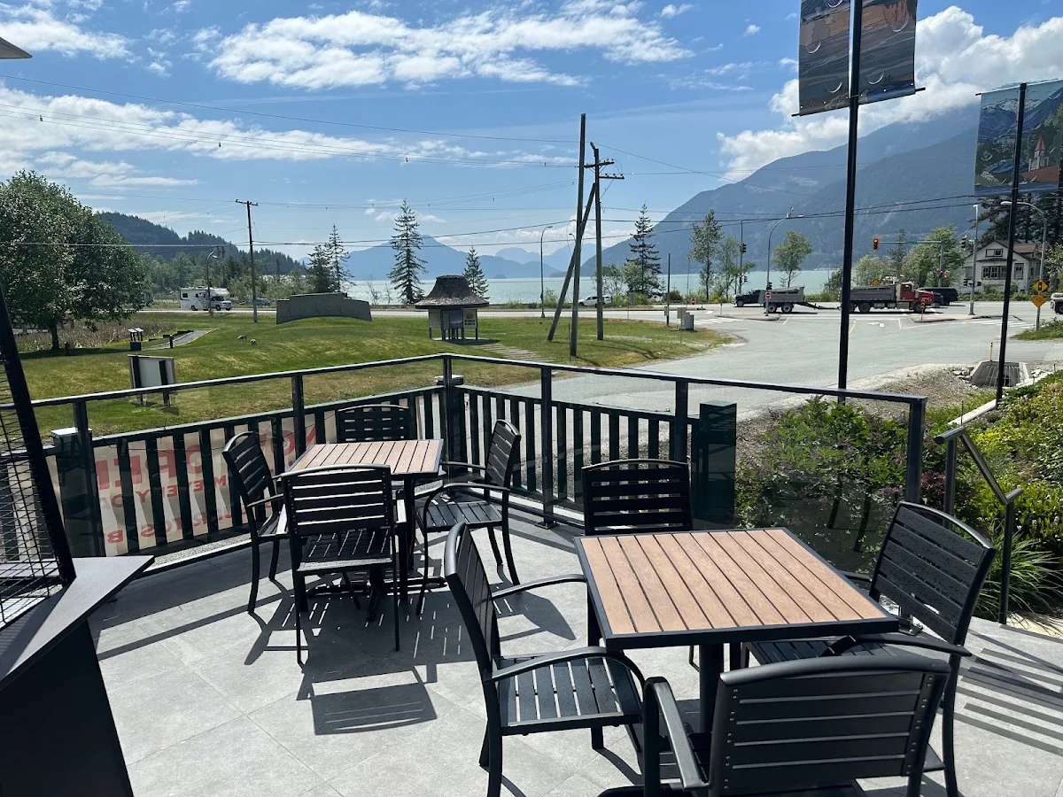 Vibe, The Sound Public House Britannia Beach Village