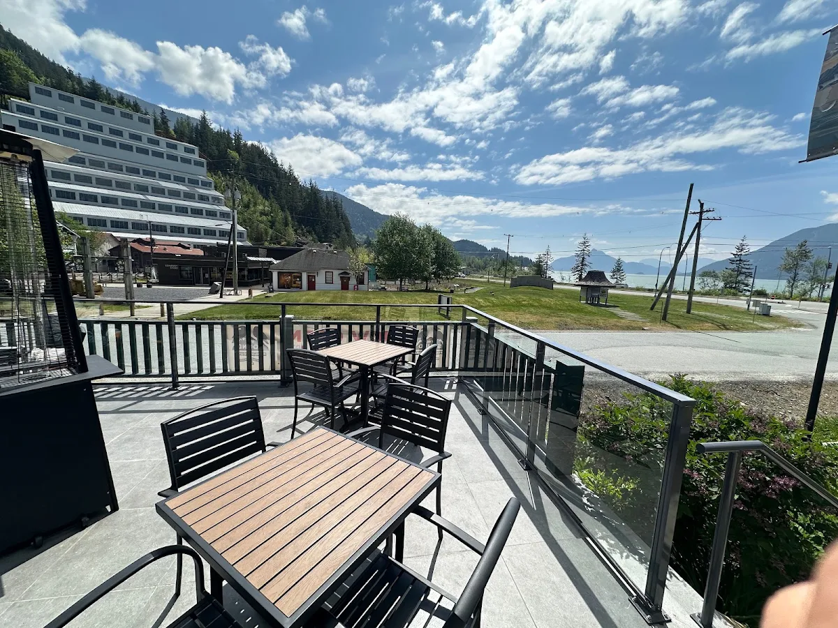 Vibe, The Sound Public House Britannia Beach Village