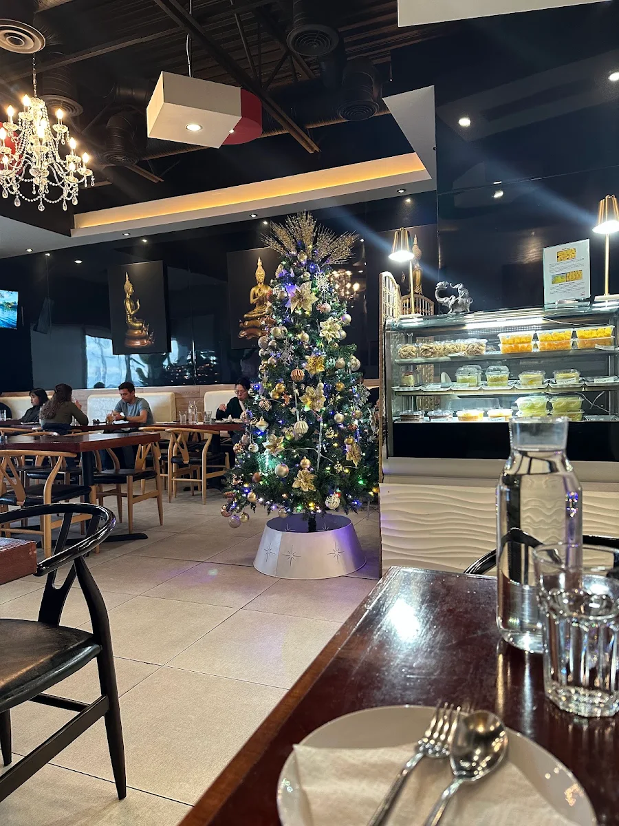 Vibe, Thai Corner Restaurant & Bakery