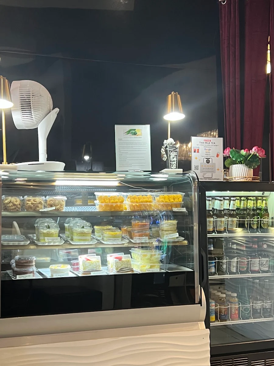 Vibe, Thai Corner Restaurant & Bakery