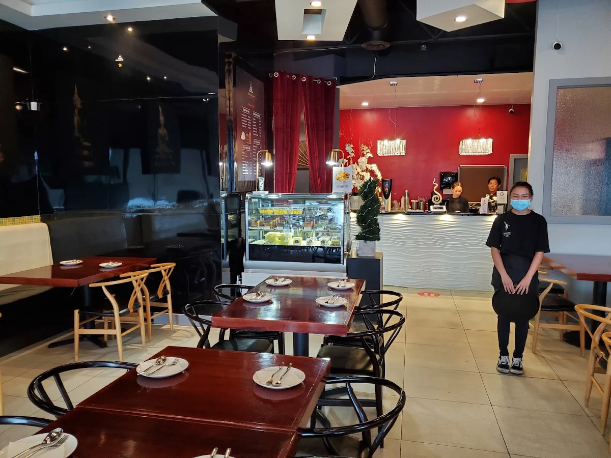 Vibe, Thai Corner Restaurant & Bakery