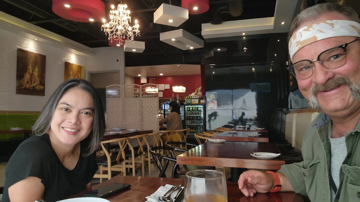 Vibe, Thai Corner Restaurant & Bakery