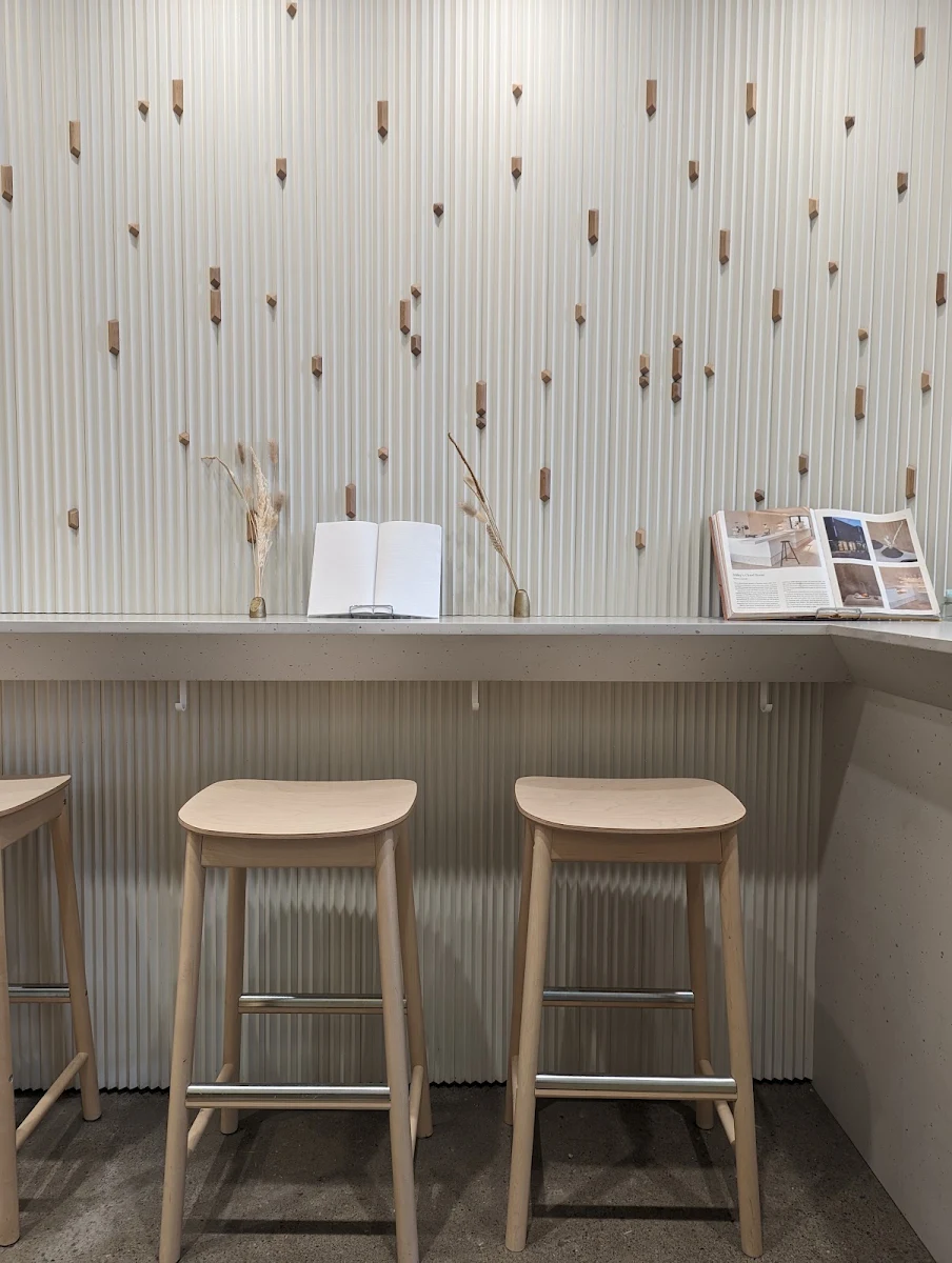 Vibe, Milky's Coffee