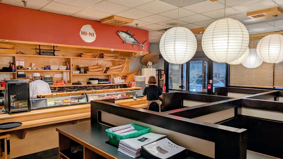 Vibe, MI-NE Japanese Restaurant