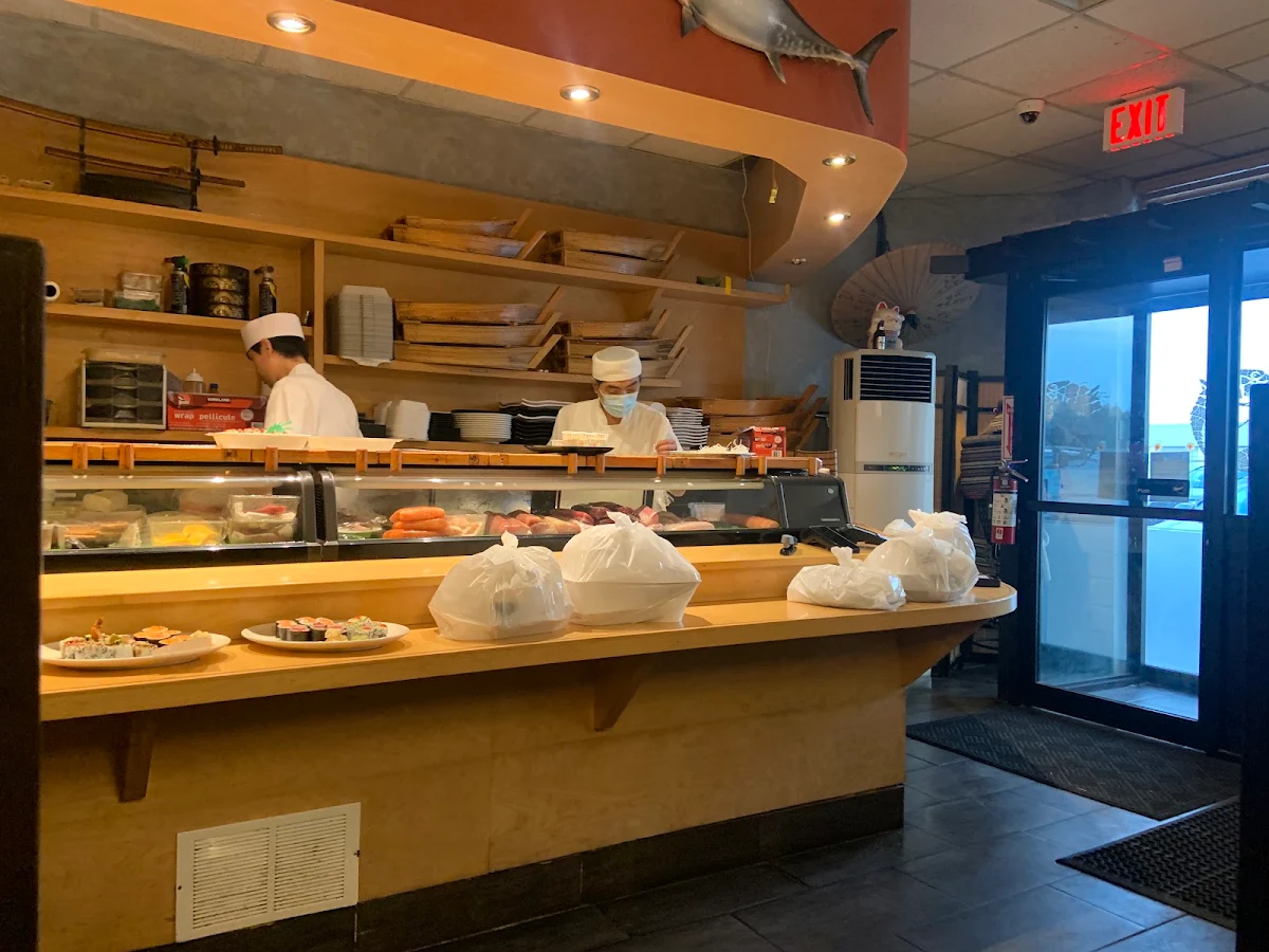 Vibe, MI-NE Japanese Restaurant