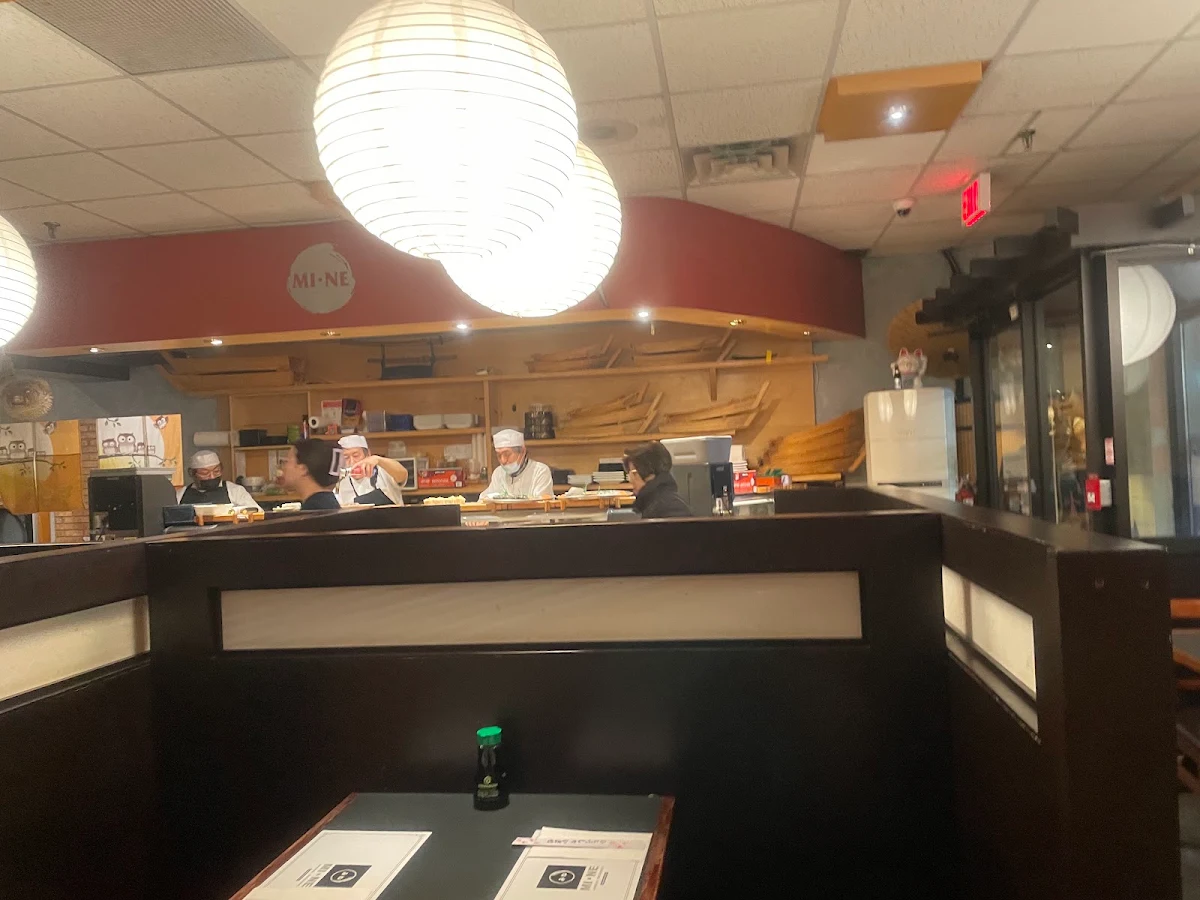 Vibe, MI-NE Japanese Restaurant