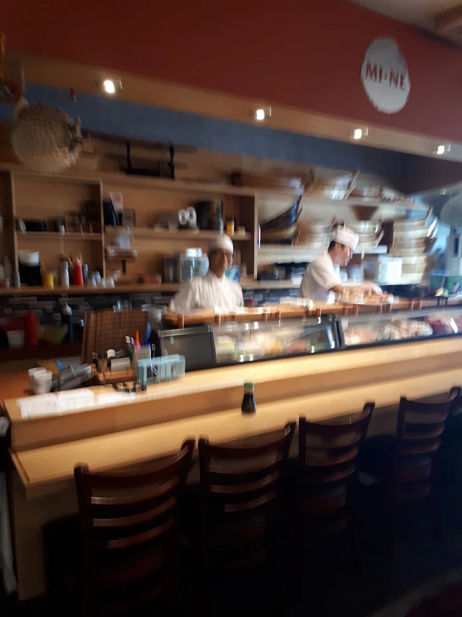 Vibe, MI-NE Japanese Restaurant