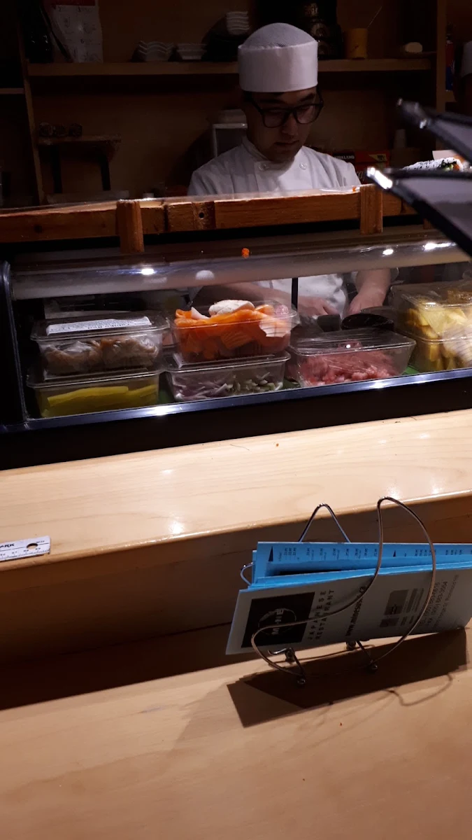 Vibe, MI-NE Japanese Restaurant